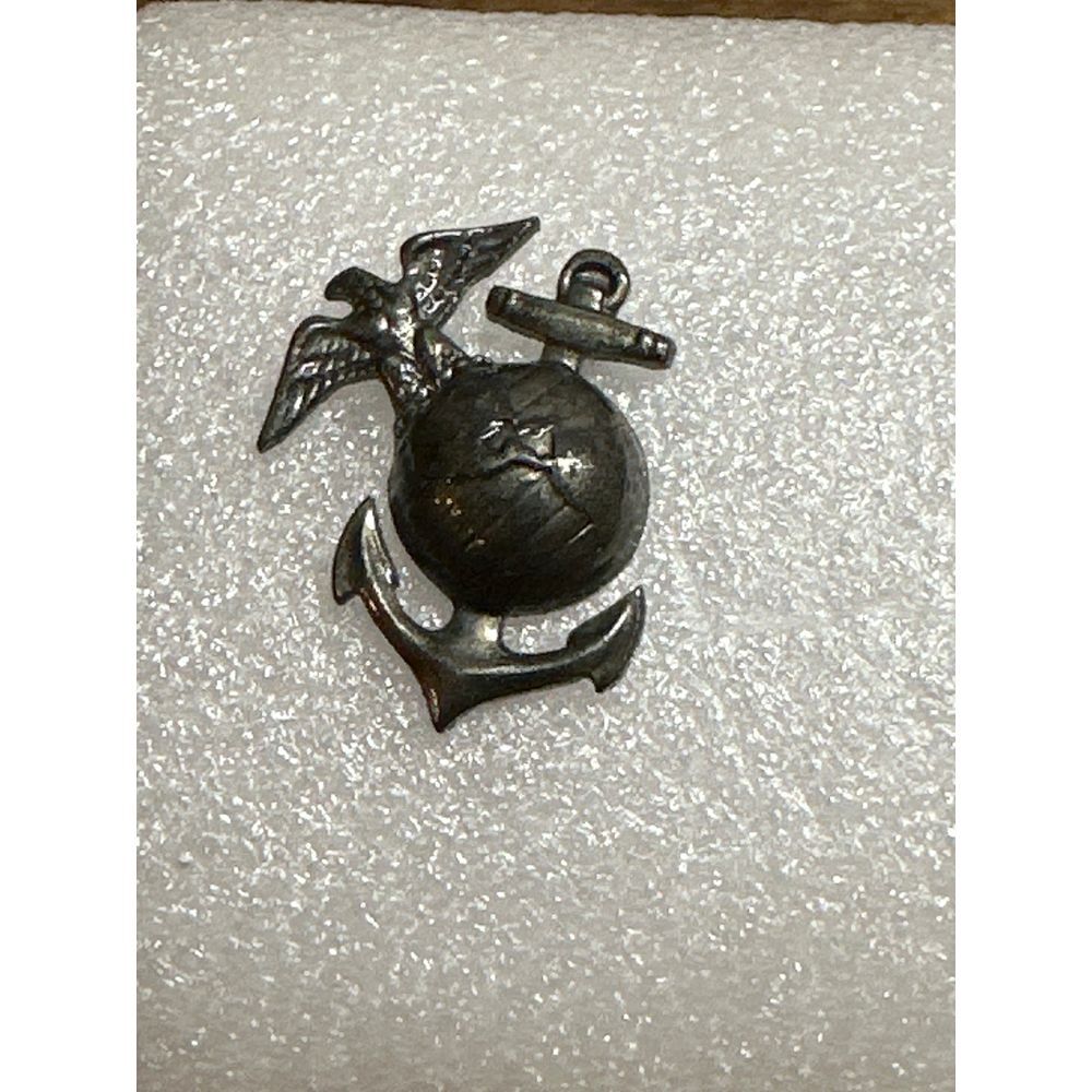 VINTAGE U.S. NAVY BLACK‎ EAGLE,GLOBE,ANCHOR HAT/LAPEL PIN